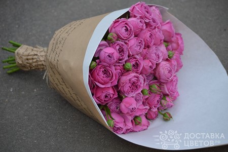 Букет из 15 пионовидных кустовых роз "Соната"